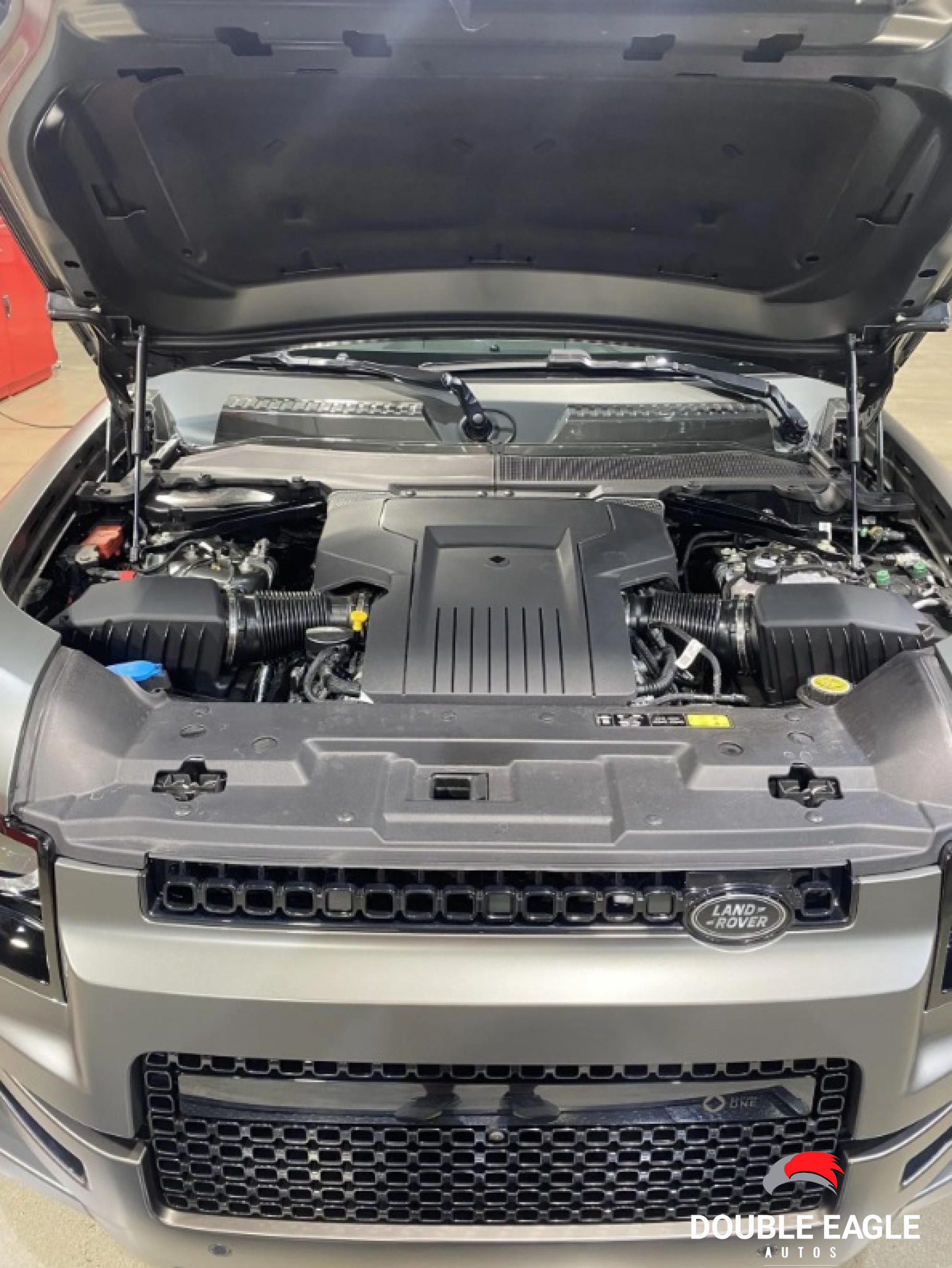 2025 Land Rover Defender 110 OCTA Edition One